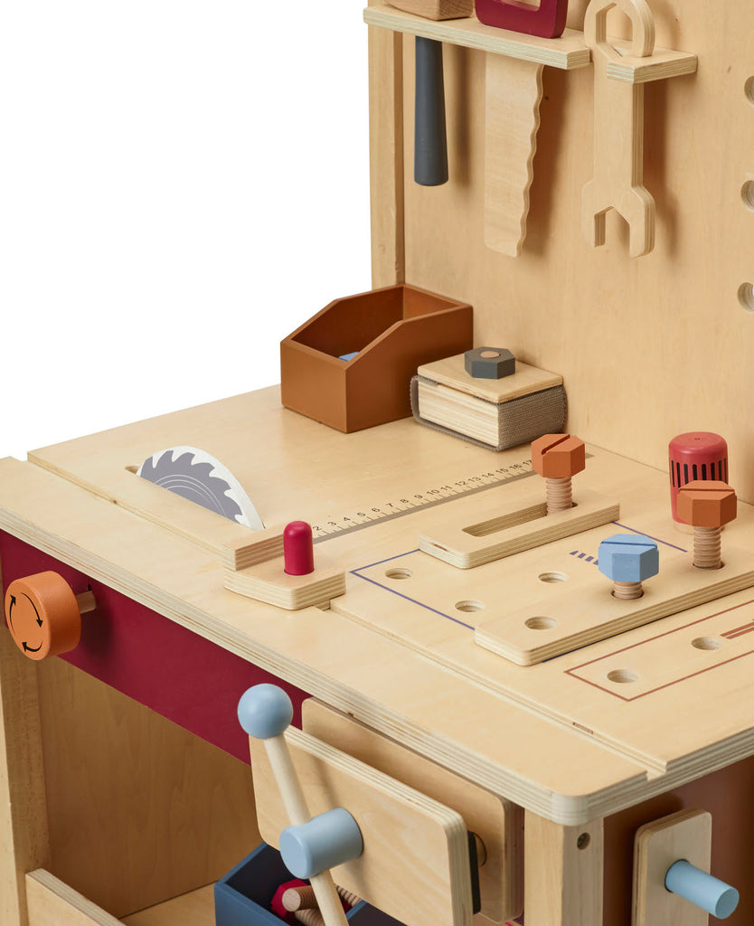 Spielzeug Werkbank aus Holz Detail Ansicht